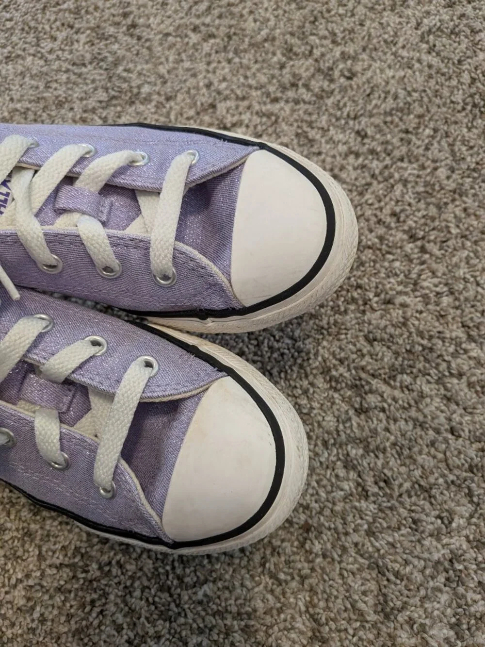 ⭐ Girl's Purple Shimmer Converse size 1 Youth